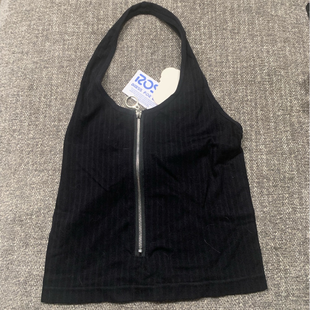 ⭐️Black Halter Crop Top with Zipper M NWT